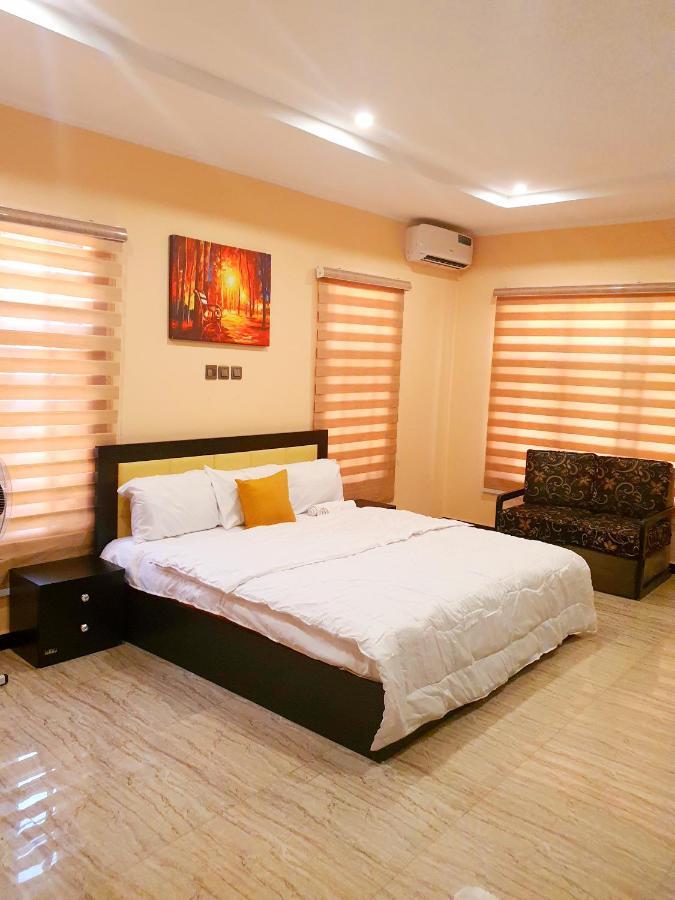 Greys House 19 Airport Hotel Абуджа Екстер'єр фото