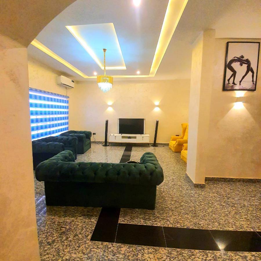 Greys House 19 Airport Hotel Абуджа Екстер'єр фото