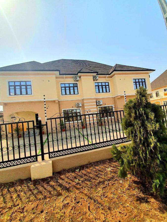 Greys House 19 Airport Hotel Абуджа Екстер'єр фото