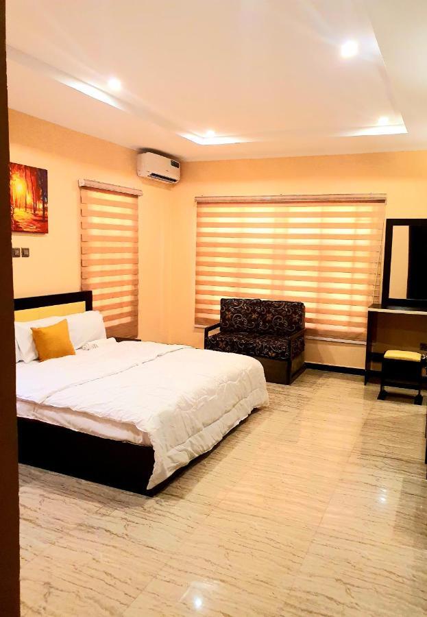 Greys House 19 Airport Hotel Абуджа Екстер'єр фото