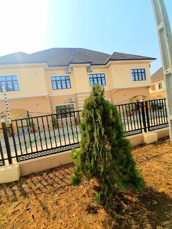 Greys House 19 Airport Hotel Абуджа Екстер'єр фото